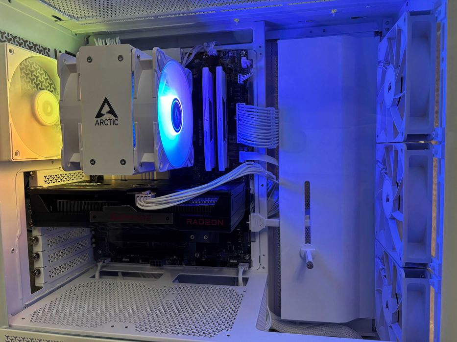 PC Gaming R 5 9600X | RX 9060 XT + CADOU