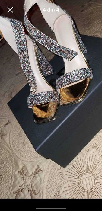 Vand pantofi eleganti