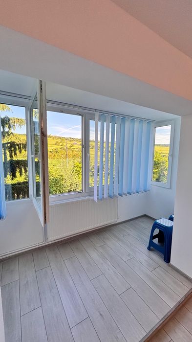 Vand apartament  modern 3 camere