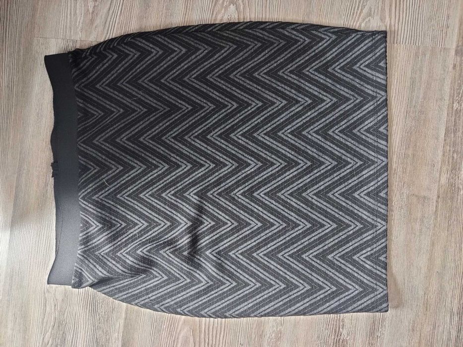 Fusta gri, Stradivarius