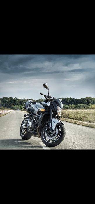 Motocicleta Suzuki BKing ABS