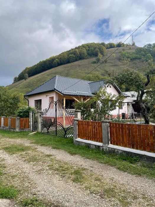 Executăm acoperișul și reparații de urgență