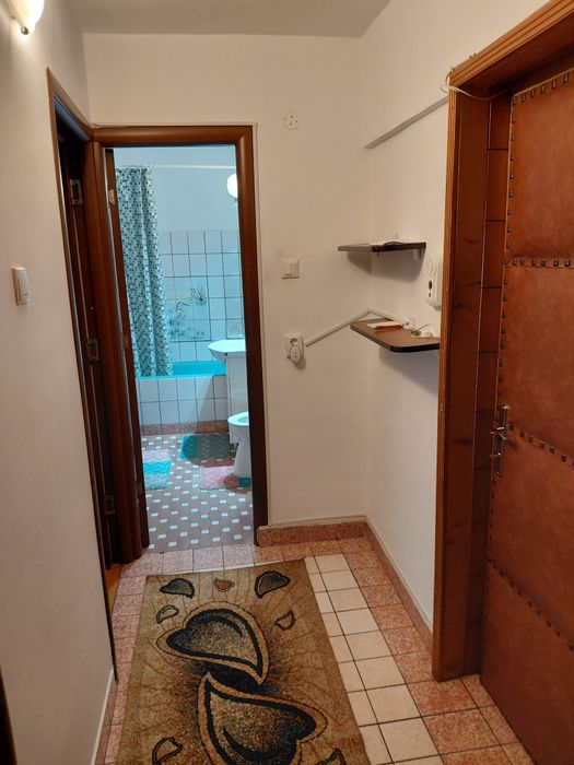 Proprietar,închiriez garsonieră decomandata 41mp