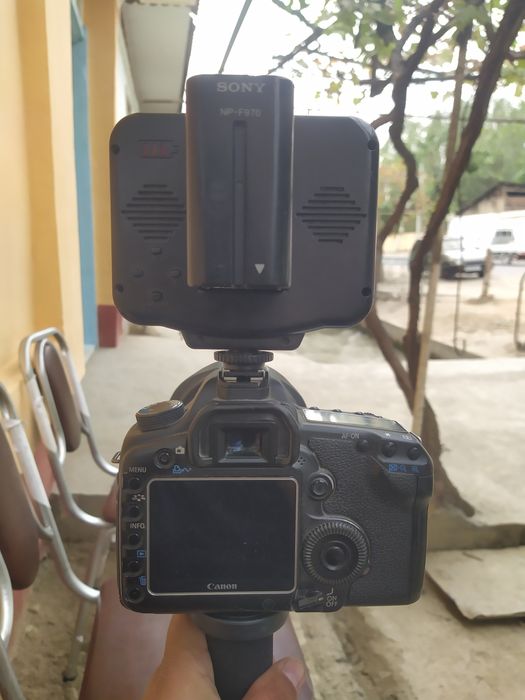 Canon EOS 5D Mark 2 sotiladi