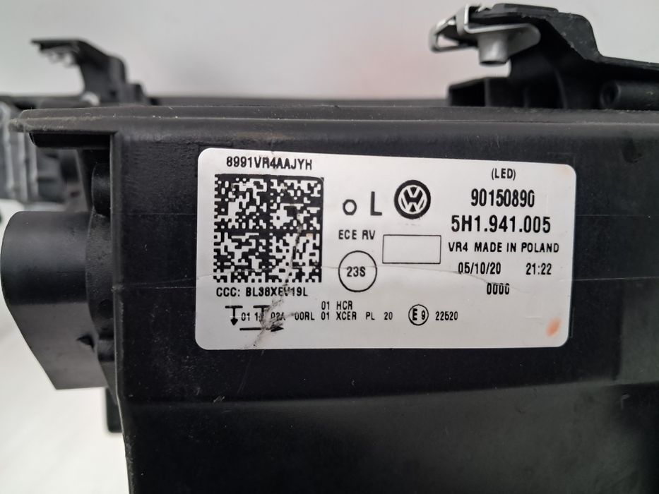 Фар Vw Golf 8 лав