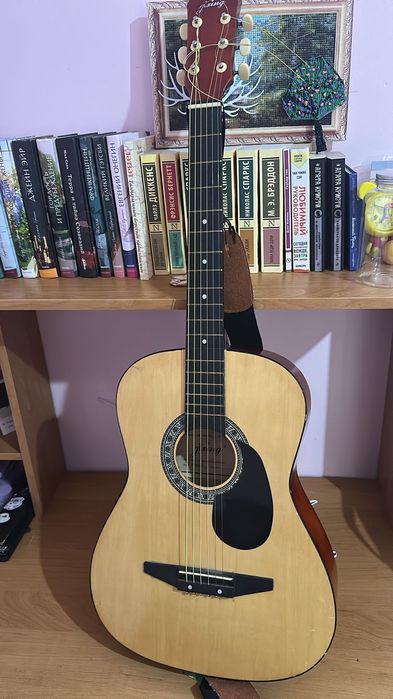 Гитара акустическая