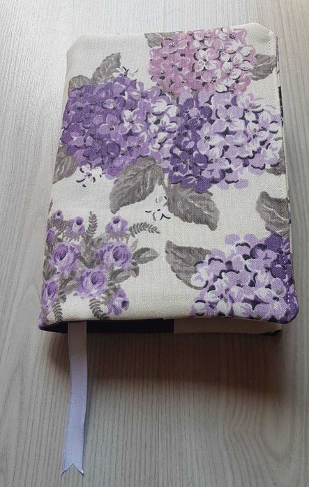 Текстилна подвързия за книги. Дрешки за книги.