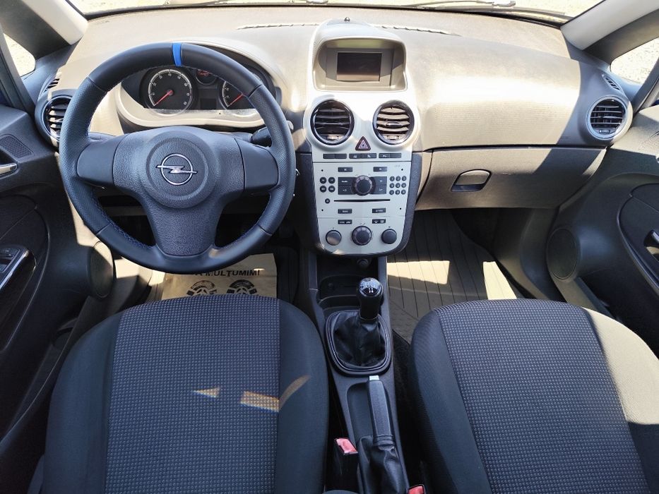 Opel Corsa. Motor 1,2 benzină. An 2009.