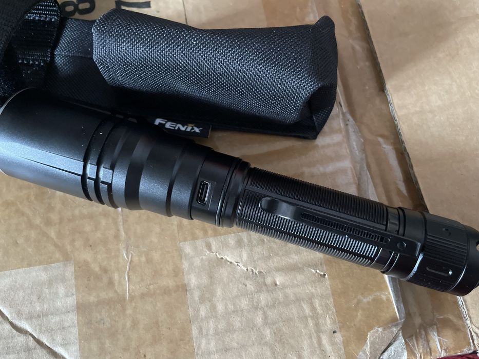 Lanterna Fenix HT30R 1500m 500 lumeni  Flashlight Olight Nitecore EDC
