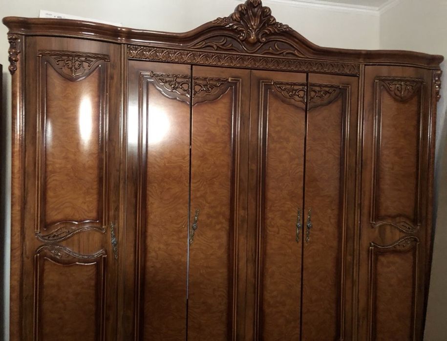 Спальная мебель.