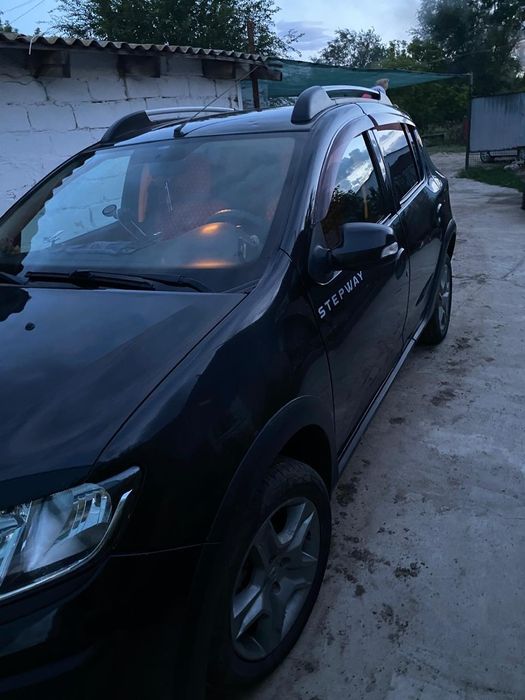 Срочно продам рено сандеро степвей