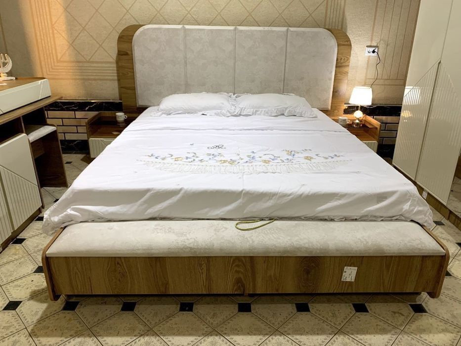 Спальный гарнитур