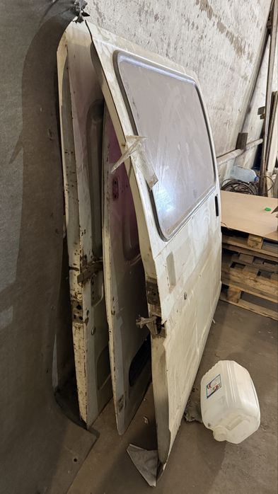 Двери  на авто газель