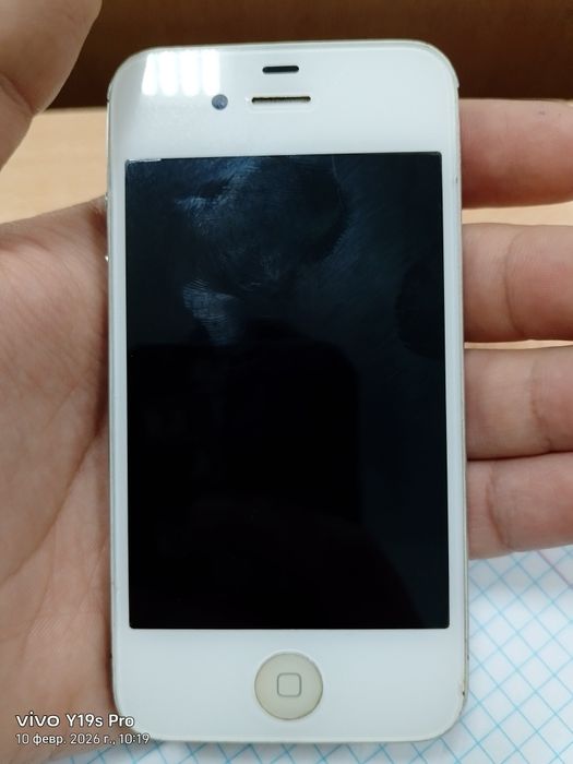 iPhone 4S в отличном состоянии торг есть