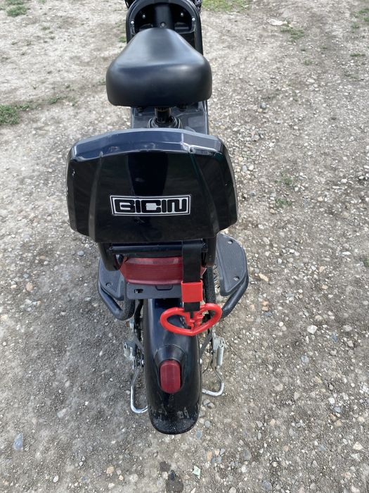 Продам электроскутер sk8