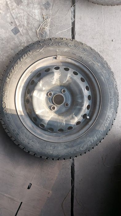 Продам шины на 15