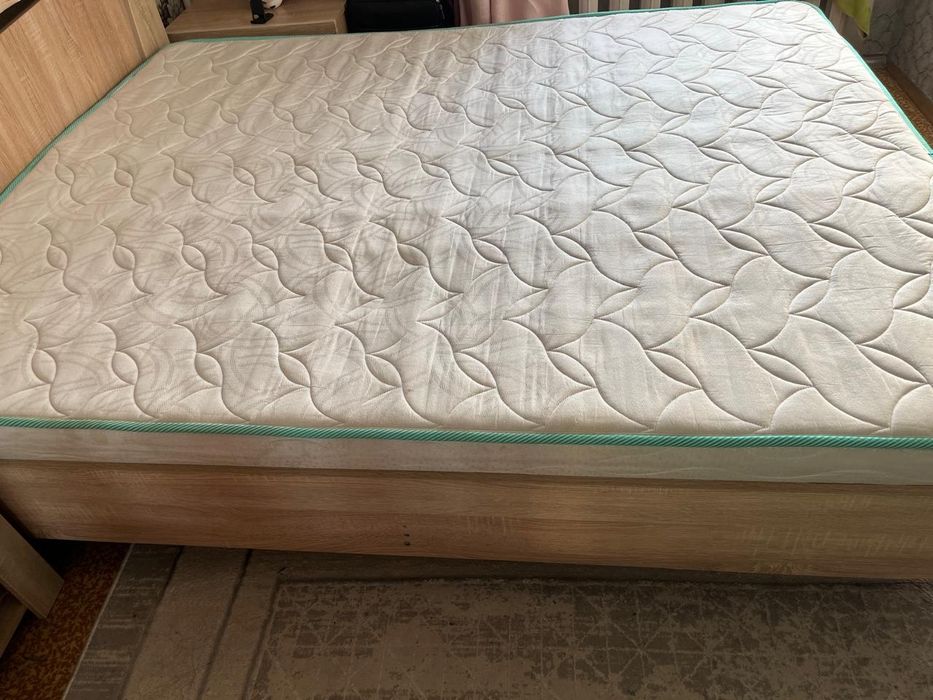 Кровать двухспальная