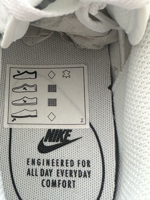 41 - Nike Court Vantage