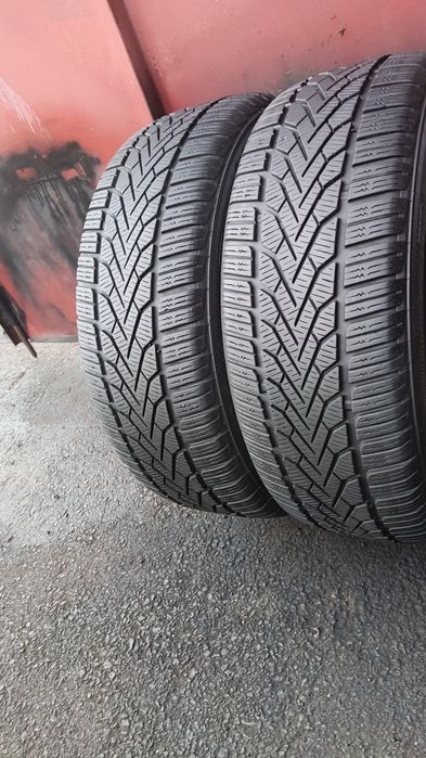2бр зимни гуми 205/55/16 Semperit 
dot22
6.79mm
Добро състояние на гум