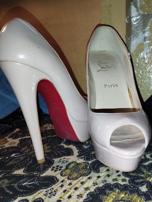 Лабутены среднего состояния