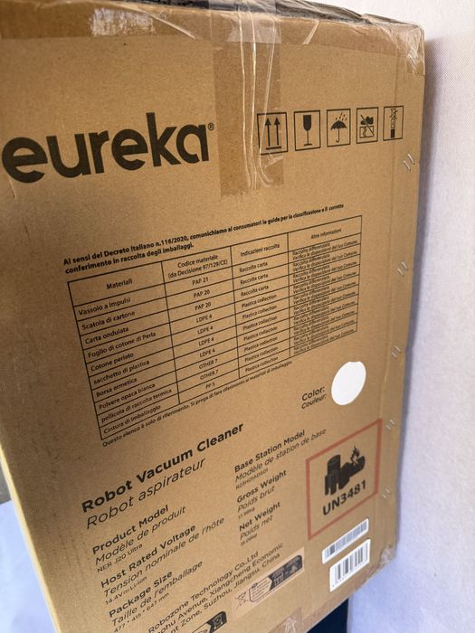 Robot aspirator cu auto-golire si auto-spalare mop Eureka J20