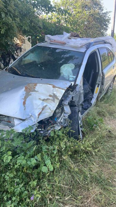 Lexus rx300 на части