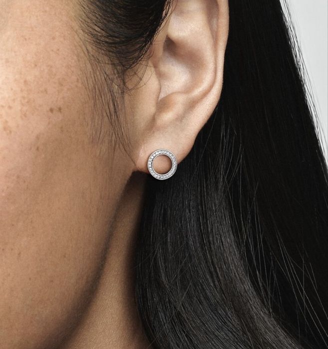 Продам серебряные серьги Pandora оригинал