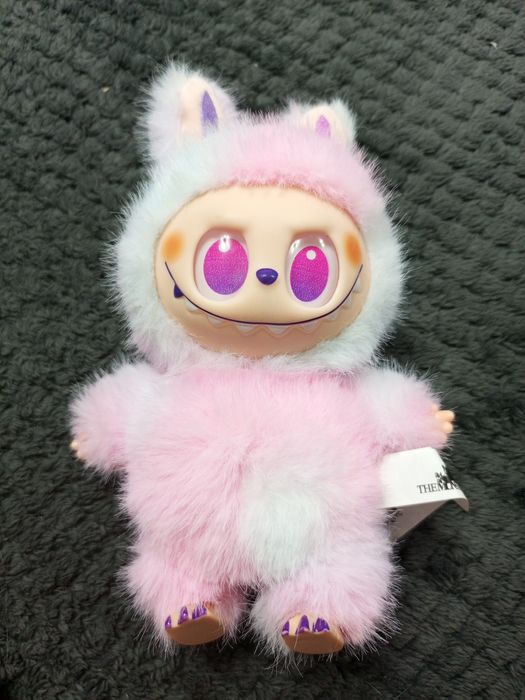 Продам Лабубу брелок