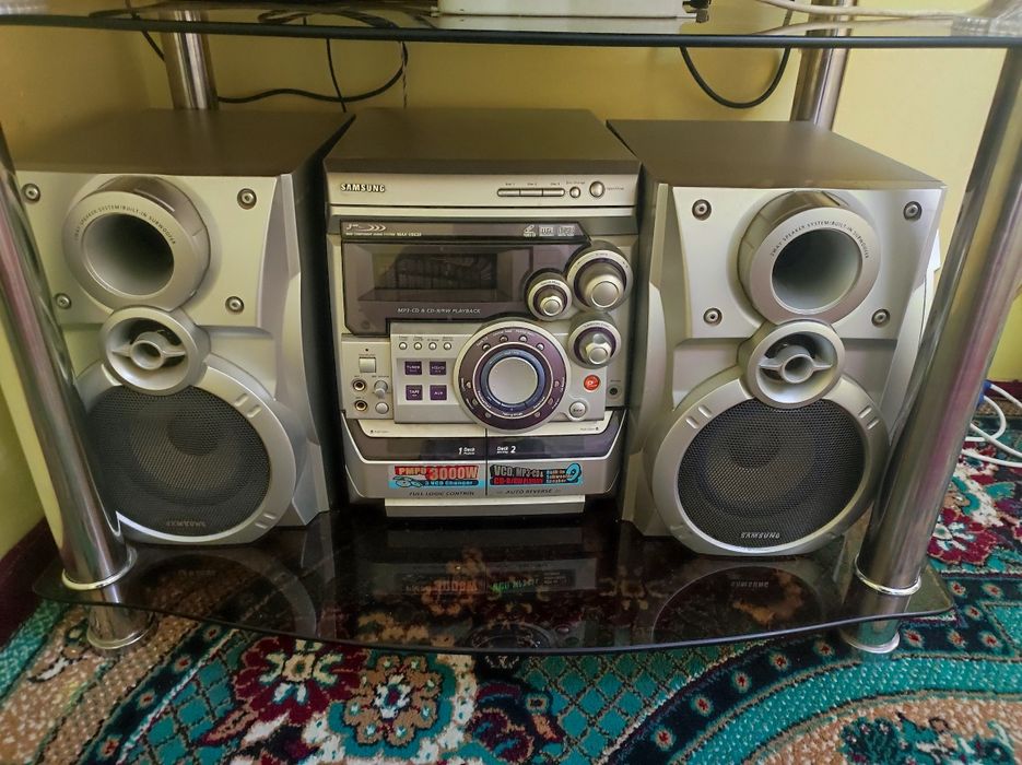 Kompyuter va sentr 3000w lik sotiladi original ishlashi zo'r