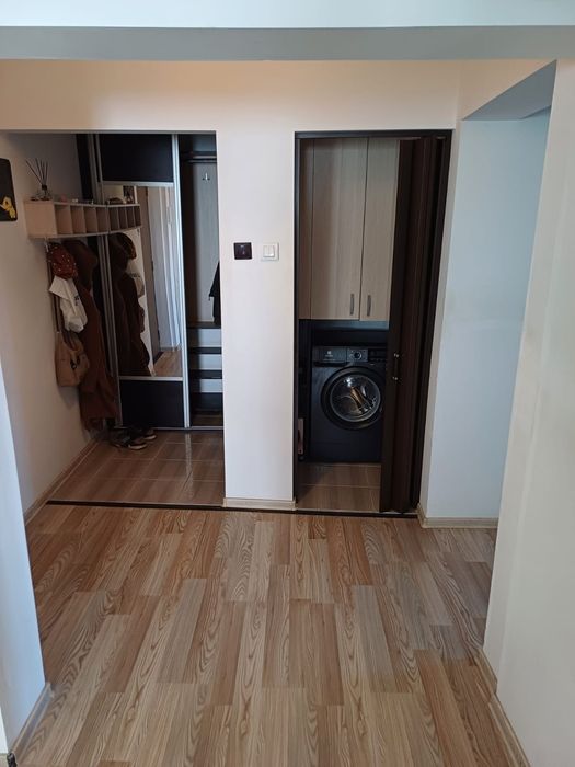 Inchiriez apartament 3 camere