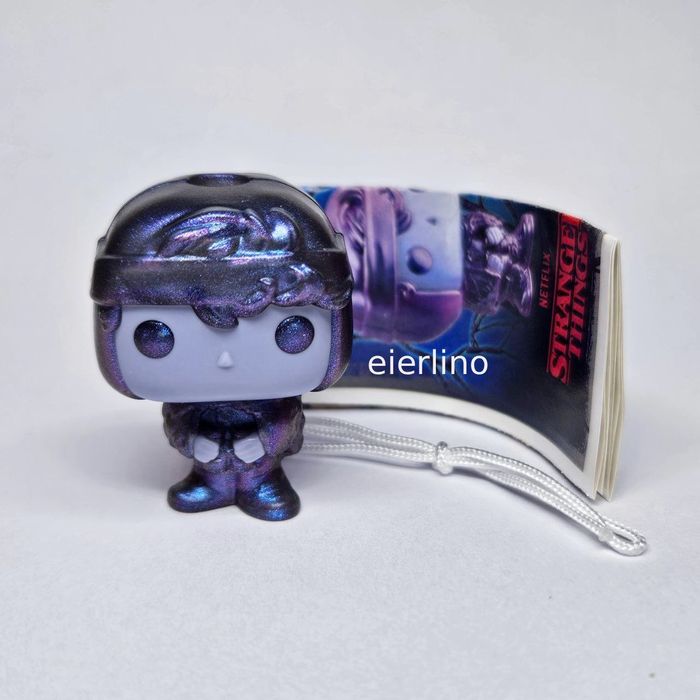 Stranger Things Kinder JOY фигури с книжки и въженца