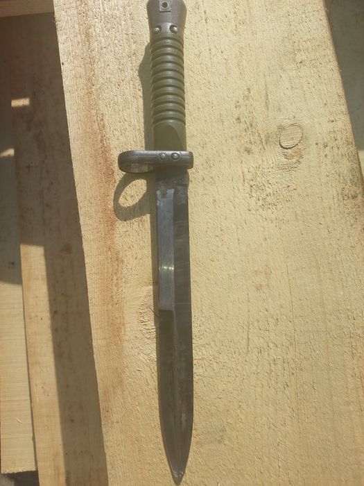 Baioneta militara Spania
