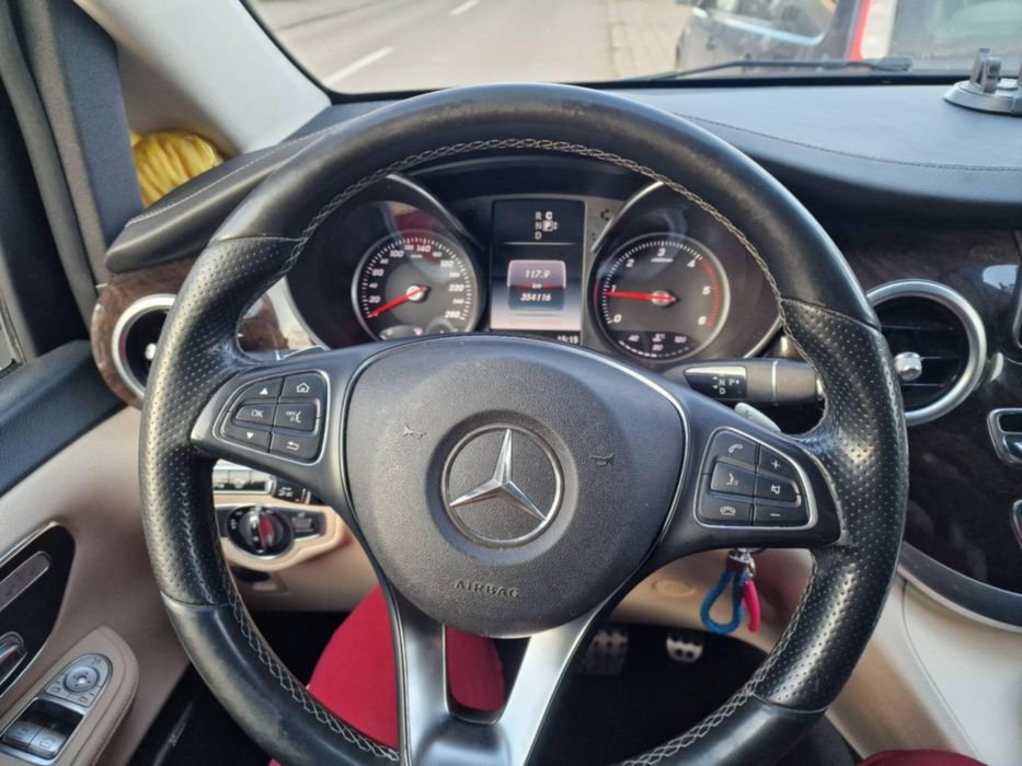 Mercedes Benz V250