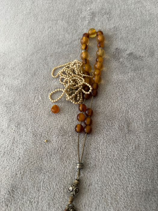 Гердан със сребро и кехлибар