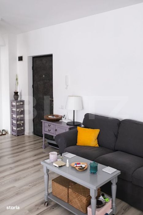 Apartament de vanzare, 67 mp, semidecomandat, parcare, zona Eroilor