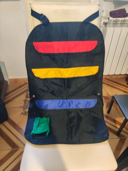 Vestă  reflectorizantă , un halat bej si un badi  bej .