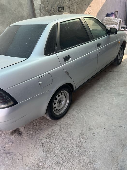 продам срочно приору