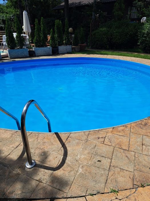 Servicii Profesionale Piscine: Construcție, Mentenanță și Montaj Liner