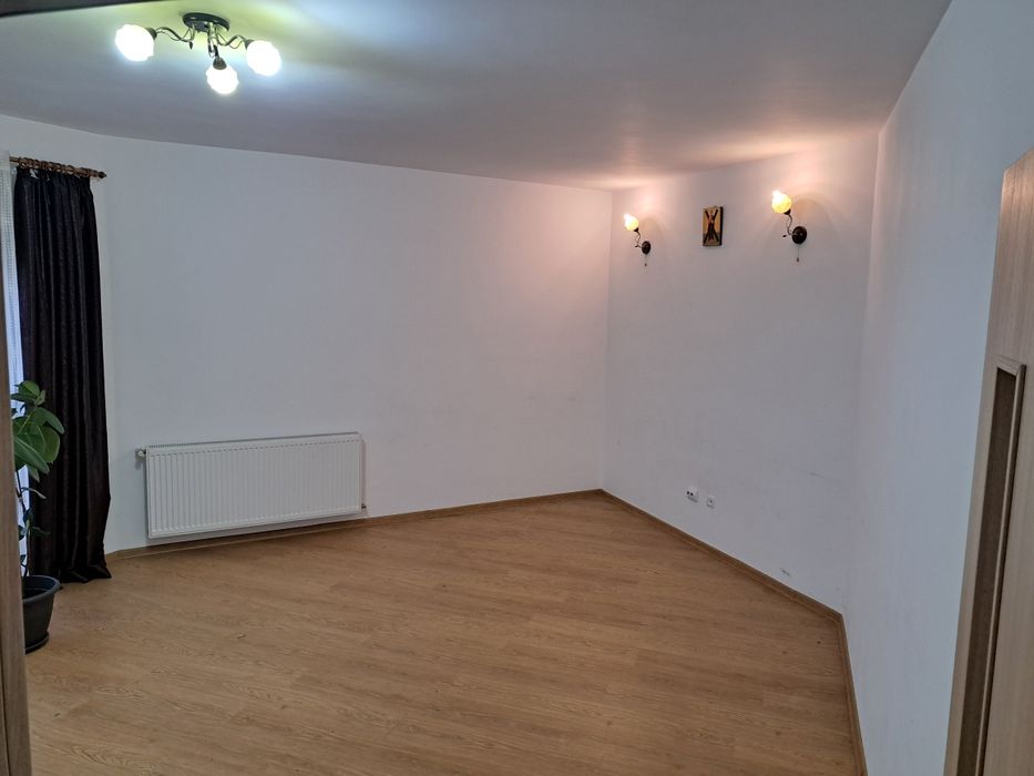 Închiriez cameră în zona Nord