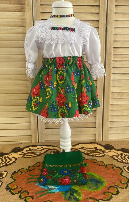 Costum popular pentru fetite