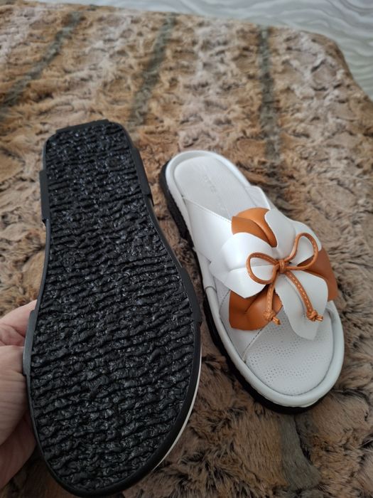 Продам летние шлепки.