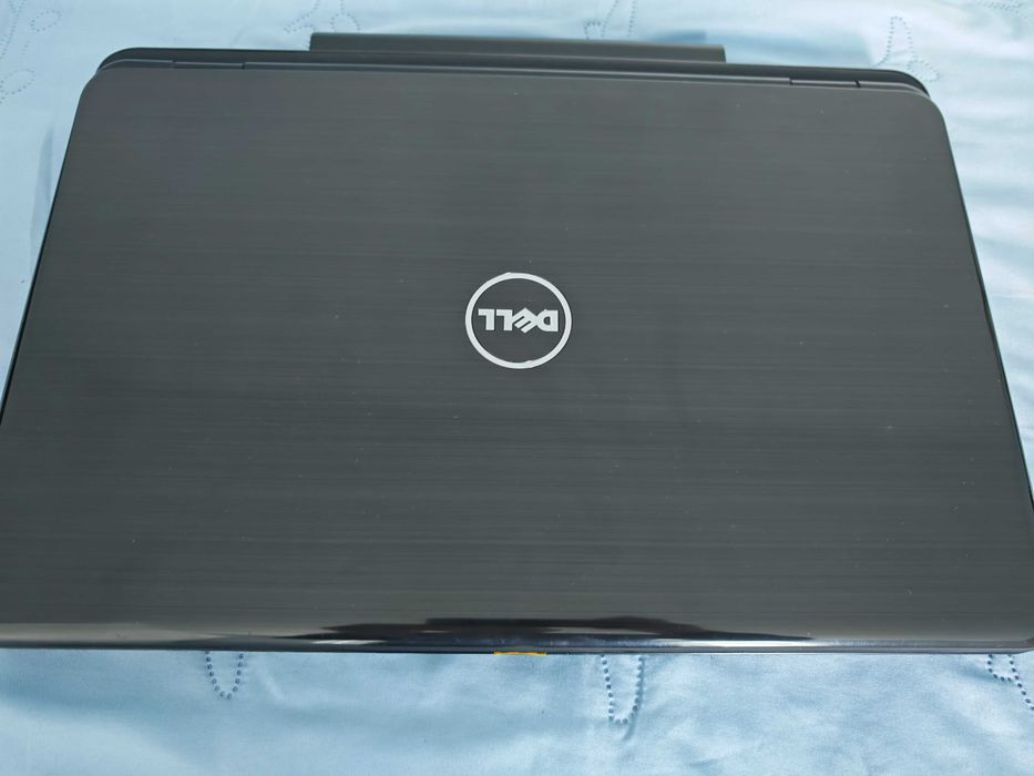 Лаптоп Dell inspiron N7110 - 19"