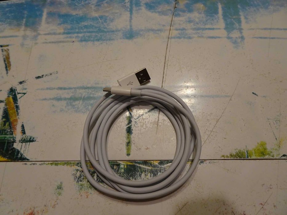 Кабел за зареждане на телефон (type-c към usb-a), дължина 1,5м.