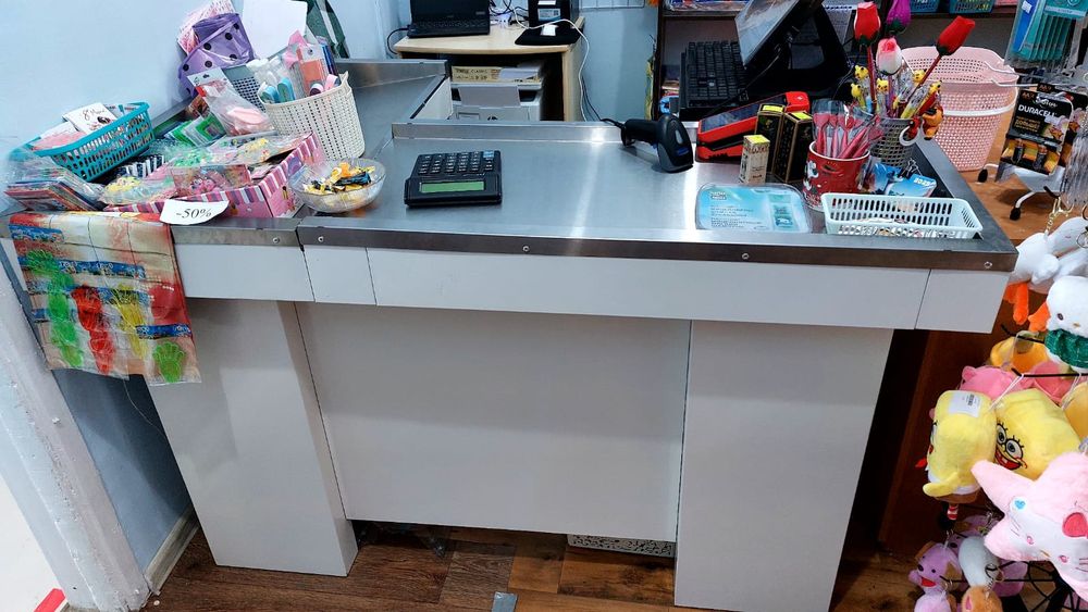 Продам стол  б/у