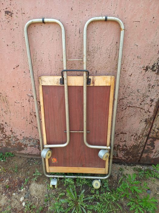 Продам столик вспомогательный, раскладной