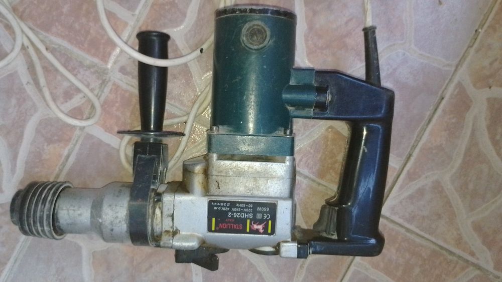 Продавам  къртач