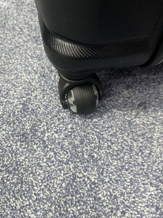 Новый чемодан American Tourister, 24" Spinner, оригинал, расширяющийся