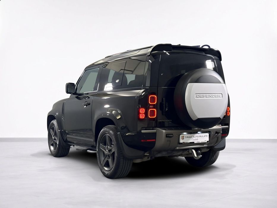 Land Rover Defender 2021 hibrid, 59.188 € — imagine 3