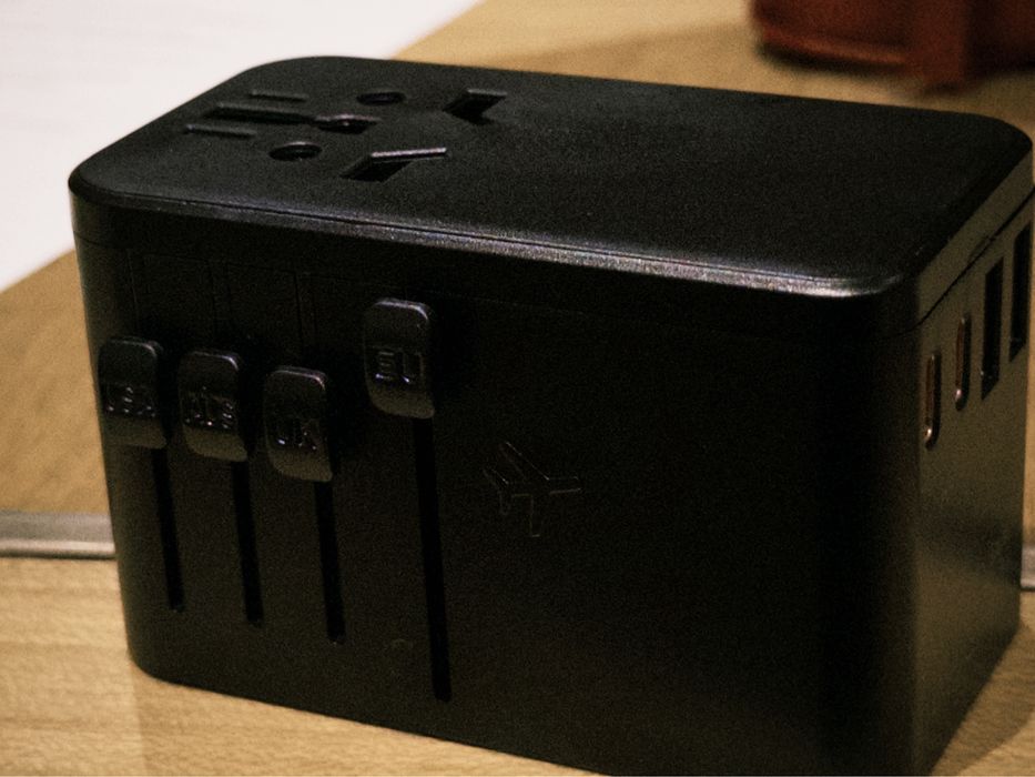 Travel адаптер 100 W