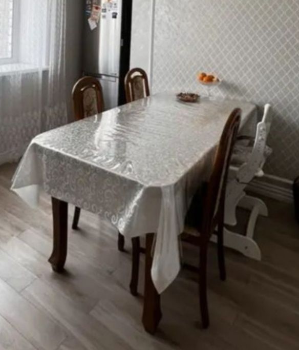 Продаётся кухонный стол с 6 стульями